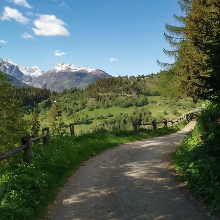 Romantisches Walliser Chalet mit Bergpanorama *