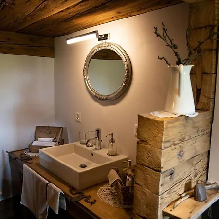 Romantisches Walliser Chalet mit Bergpanorama