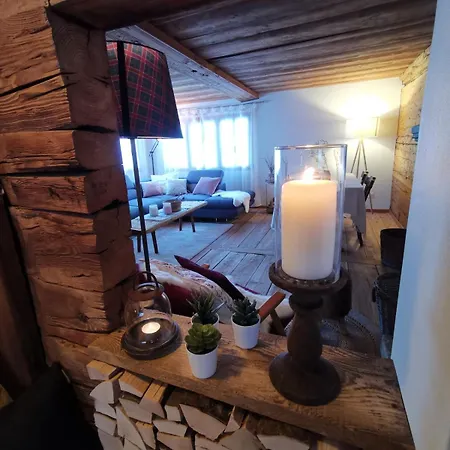 Romantisches Walliser Chalet mit Bergpanorama