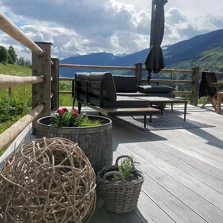 Romantisches Walliser Chalet mit Bergpanorama *